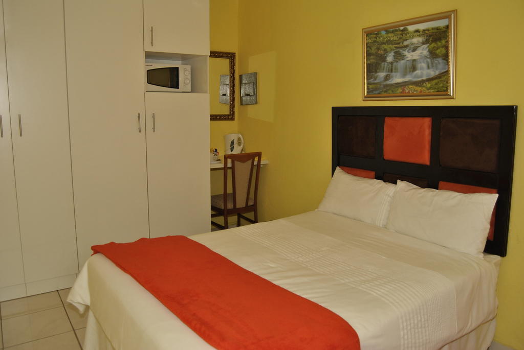 Ethen Guesthouse Polokwane Rom bilde