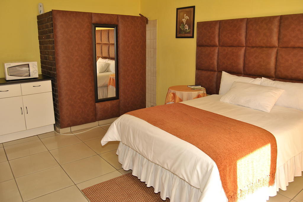 Ethen Guesthouse Polokwane Rom bilde